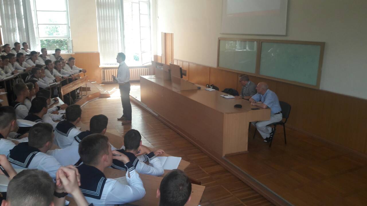 R3qsja Mpa4